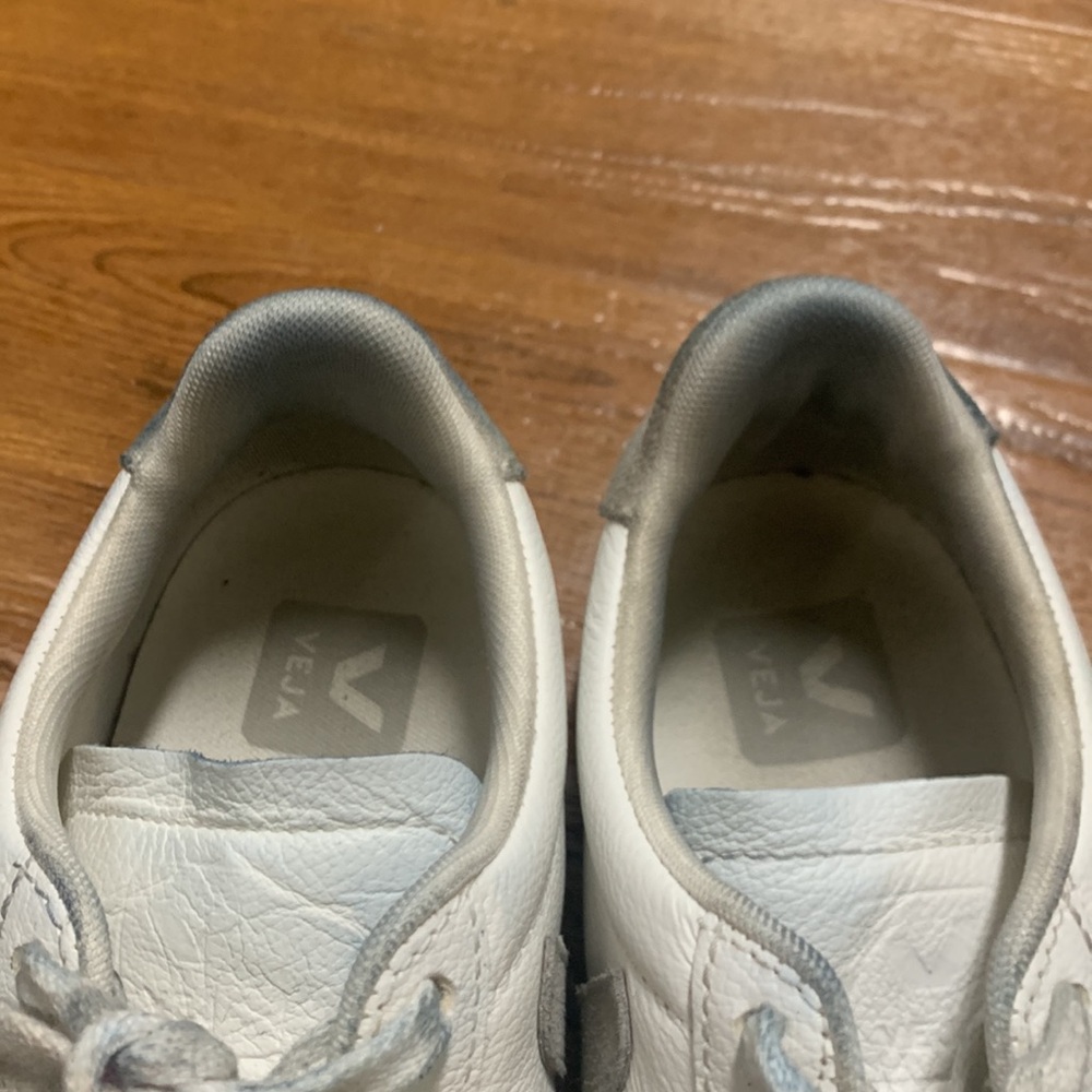 Veja Sneakers shoes - Picture 4 of 10